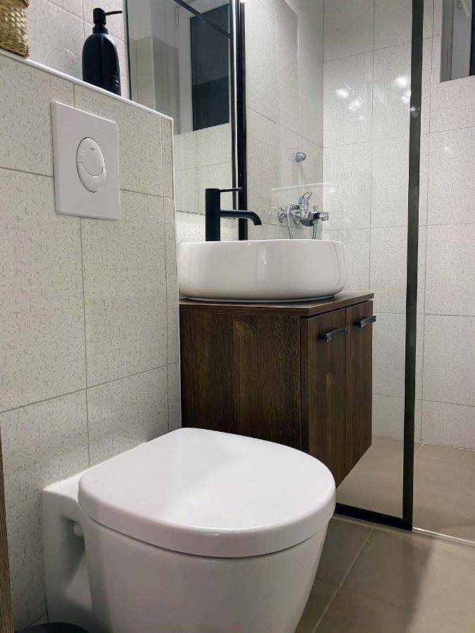 Central Cozy Apartment North Railway St - 4 Min Walk Bucarest Exterior foto